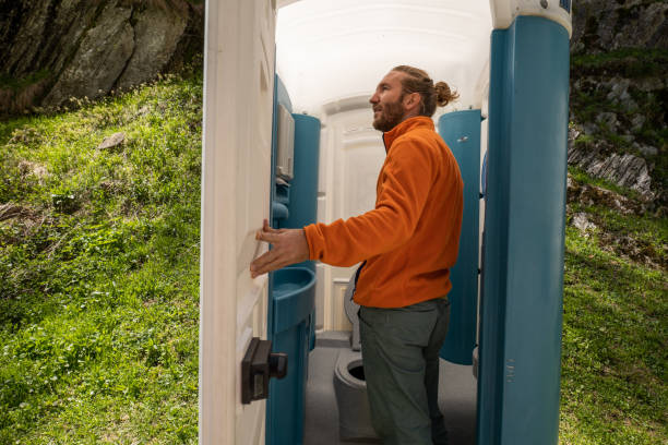 Best Portable bathroom rental  in Dell Rapids, SD